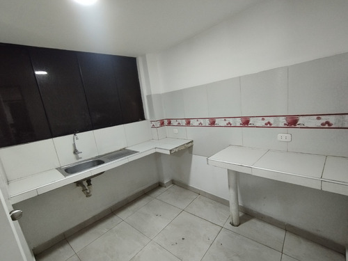Departamento En San Borja, Mini Departamento En San Borja, Departamentos En San Borja, En Avenida Rosa Toro Cuadra 9 Cruce Con Canadá Cuadra 35, Excelente Zona Comercial Todo A La Mano - Imagen 3