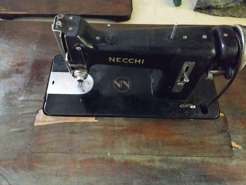 Máquina Coser Necchi 