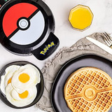 Uncanny Brands Pokemon Waffle Maker - Hacer Gofres Bounty Po