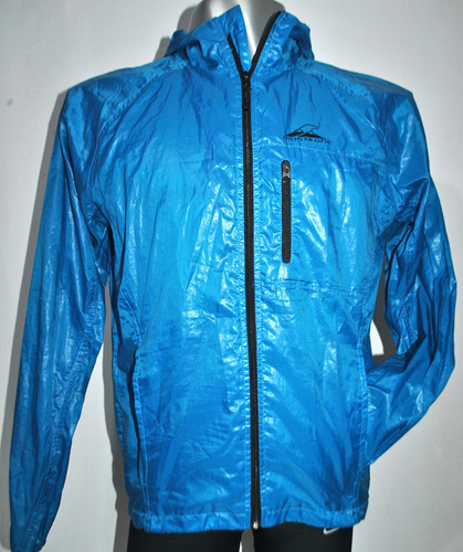 Campera Rompeviento Montagne Talle S