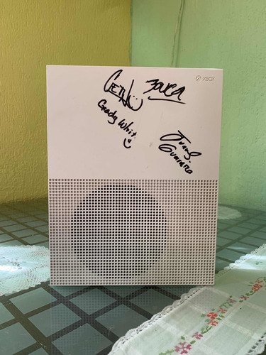 Xbox One S 1tb All Digital Firmado Juansguarnizo