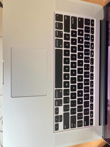 Macbook Pro 15   A1398 16 Ram 256gbssd Detalle En Display