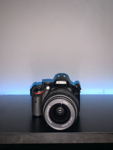 Cámara Fotográfica Nikon 5200 Con Lente , Cargador ,bolso