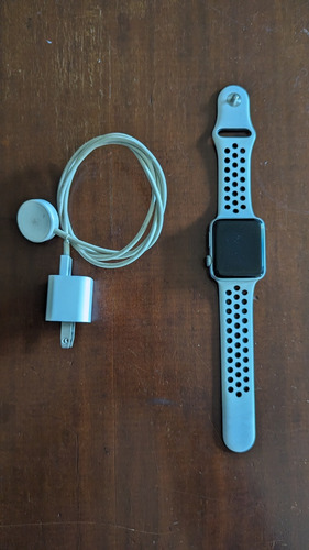Apple Watch Nike Serie 3 / 42mm Aluminum Case