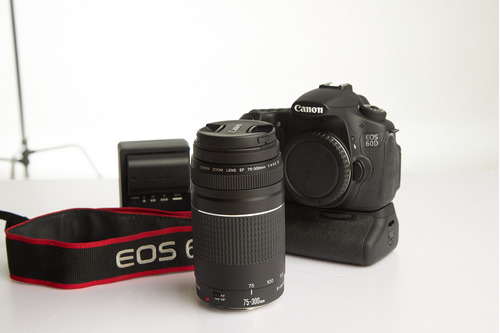 Câmera Canon Eos 60d + Lente 70-300 Canon Ef F4/5.6 + Grip 