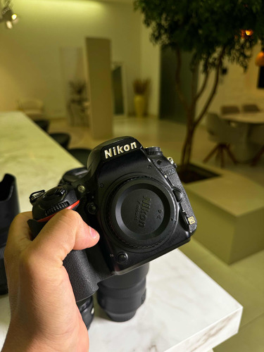 Câmera Fotográfica Nikon D750
