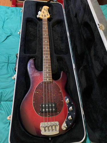 Bajo Musicman Stingray 4 Cuerdas Americano Con Case