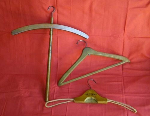 Juego De Perchas Antiguas De Madera