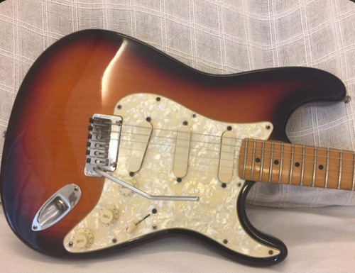 Guitarra Fender Strat Plus Edição Especial 50 Anos