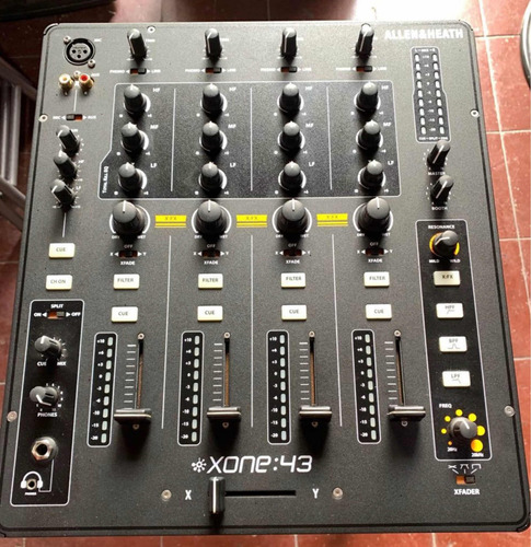 Mixer Allen & Heath Xone43