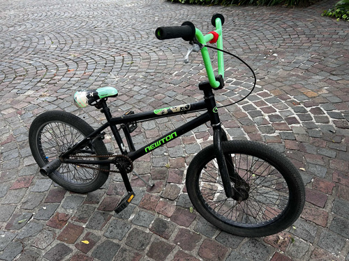 Bici Bmx R20 Newton Para Acrobacia Con Pedalines