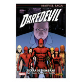 Marvel Saga Daredevil 23. Tierra De Sombras, De Aa.vv.. Editorial Panini Comics, Tapa Dura En Español