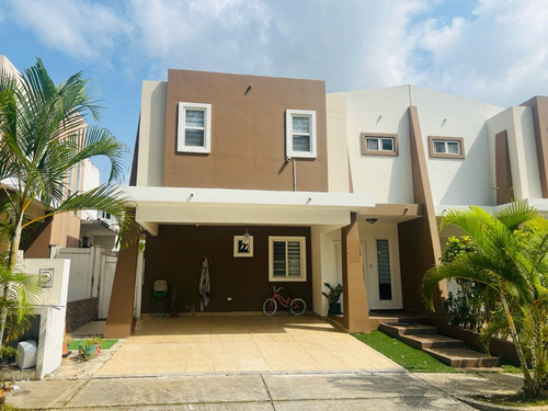 Casa En Venta En Brisas Del Golf Clientes Directos