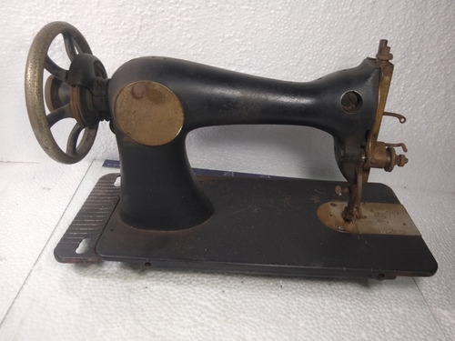 Máquina De Costura Antiga Singer Pretinha - Sem Motor 