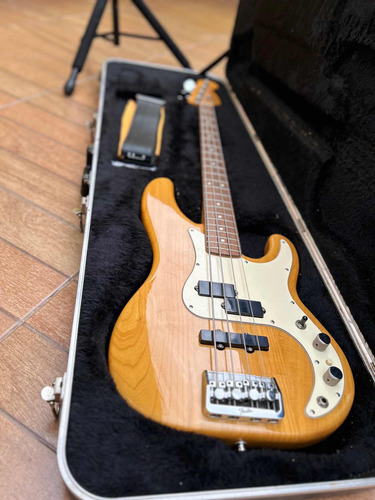 Baixo Fender Precision Bass Plus 1989