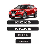 Sticker Protección De Estribos Nissan Kicks Fibra De Carbono