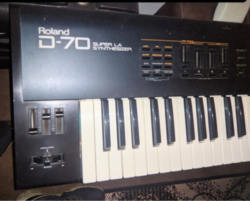 Roland D70