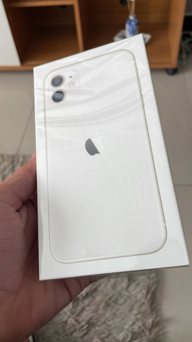 Apple iPhone 11 (64 Gb) - Branco