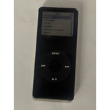 iPod Nano Primera De 2gb A 1137 Con Un  Kit De Accesorios 