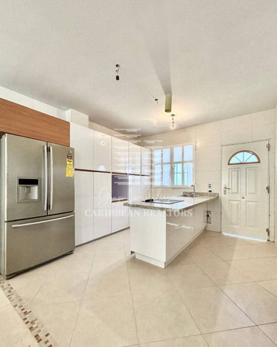 En Venta Casa En El Conjunto Residencial Royal Crown Residences.