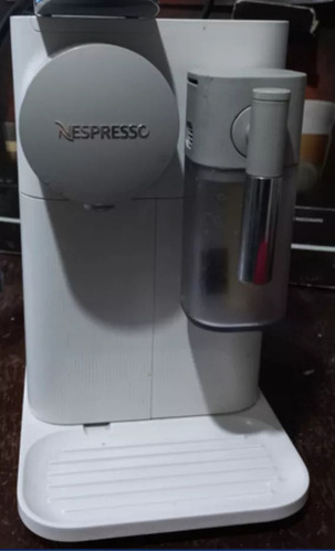 Cafetera Nespresso Lattissima One 