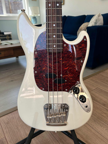 Bajo Squier Classic Vibe Mustang Bass