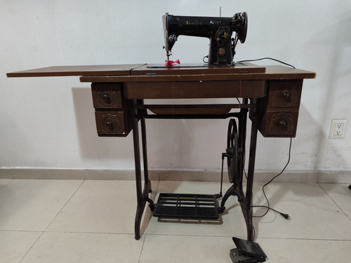 Máquina De Coser Singer Antiguo 