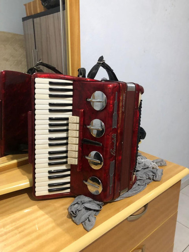 Acordeon Escândalli Italiana Maestria 120 Reduzida, 5 De Voz