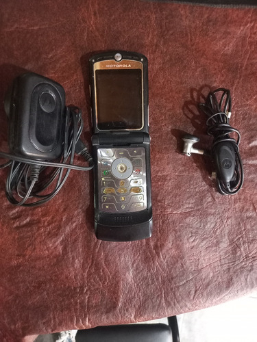 Motorola V3 Negro Con Auriculares Y Cargador. Original 