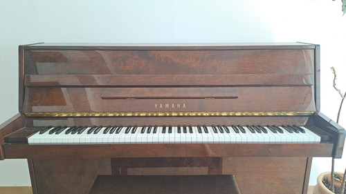 Piano Vertical Yamaha