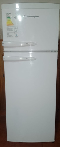 Heladera Con Freezer White Westinghouse W3100