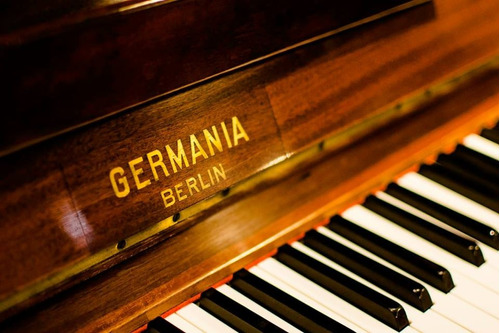 Piano Vertical Aleman Germania Berlin