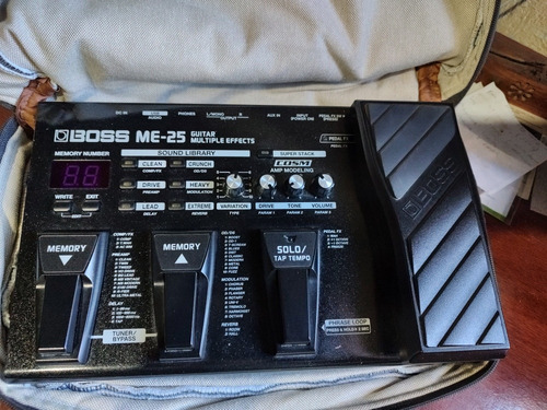 Pedalera Boss Me 25 + Pedal Marshall Compresor