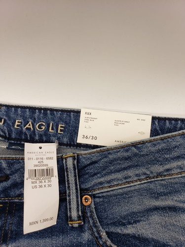 Jeans American Eagle Slim Straight Liso Azul Claro 