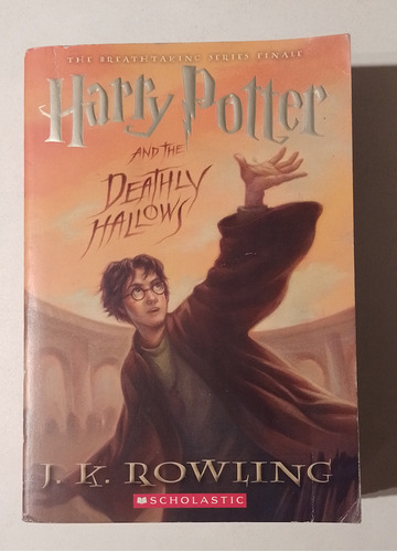 Harry Potter And The Deathly Hallows - J. K. Rowling