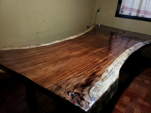 Mesa Con Base De Herrería De Parota Solida 