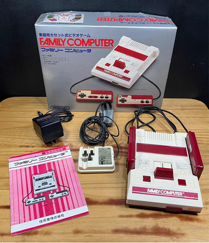 Nintendo Family Computer Famicom Na Caixa
