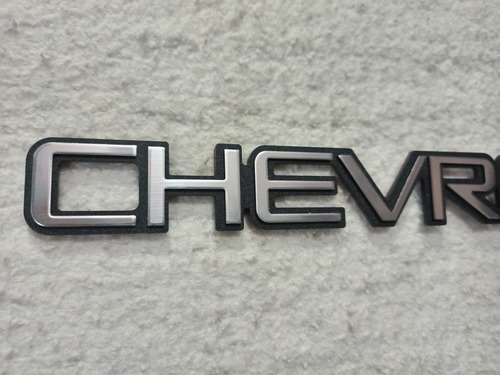 Emblema Palabra Chevrolet Dmax Y Blazer  Foto 3
