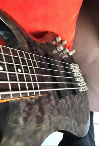 Bajo Ibanez 6 Cuedas Tbt