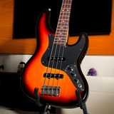 Baixo 4 Cordas Fender Jazz Bass Americano 1994 Sunburst