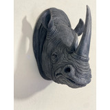 Cabeza De Rinoceronte Realista Minimalista Pintada