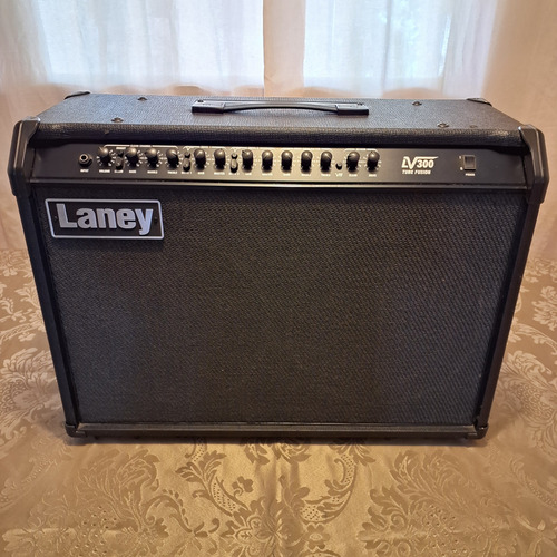 Amplificador Cubo Guitarra Laney Lv 300 Twin Pré Valvulado