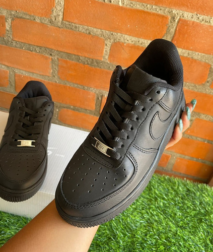 Tenis Originales Nike Air Force 1 Cuero Grueso Negro 26 Cm