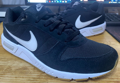 Nike Nightgazer 8.5 Us