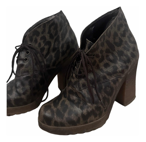 Bota De Cuero Animal Print Acordonada Viamo