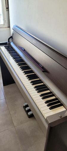 Piano Electrico Yamaha Arius. Usado. Impecable