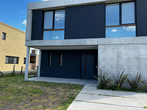 Casa En Venta Puertos Escobar Barrio Araucarias - Imagen 3