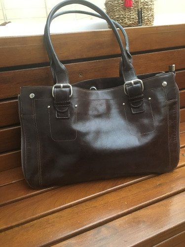 Cartera Prüne En Fino Cuero Marrón Oscuro. Impecable Estado