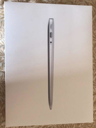 Macbook Air 13  (early 2015)