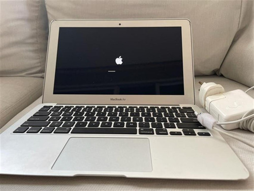 Macbook Air 11 2015 - I5, 4gb, 128gb A1465